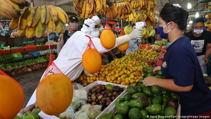 virus corona indonesia  Pasar Kota Batam