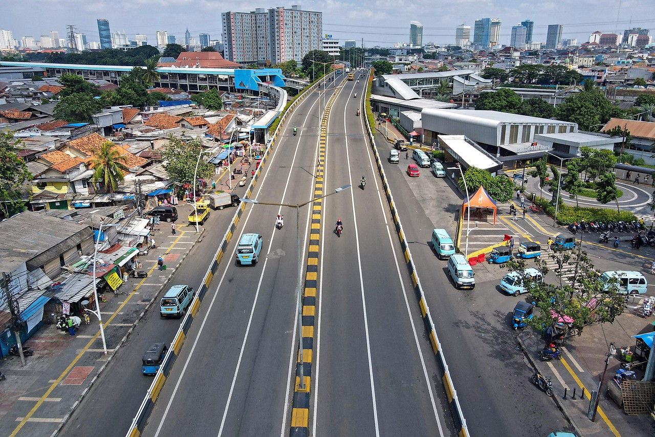 Jalanan kosong di Jakarta 