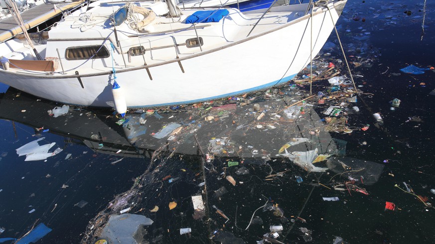 ‘One Earth – One Ocean’ meluncurkan kapal sampah bertenaga surya