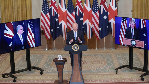 Dengan "oke" Tiga melawan China: Presiden AS Joe Biden (tengah) dengan Perdana Menteri Australia Scott Morrison (kiri) dan Perdana Menteri Inggris Boris Johnson.  (Sumber: foto imago)