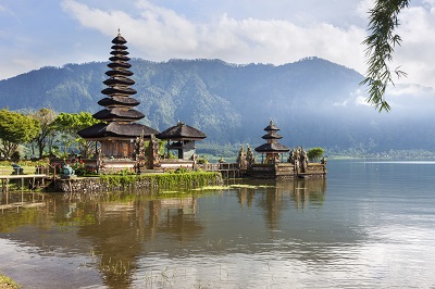 Bali mempersingkat karantina untuk turis yang divaksinasi