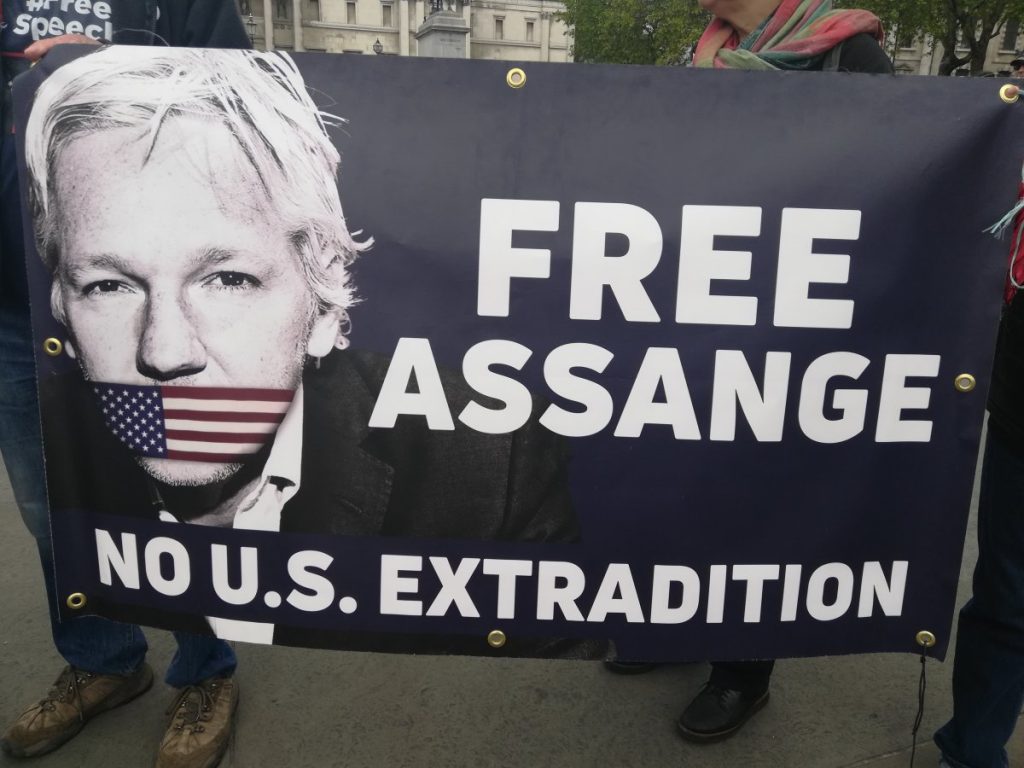 Kemunduran untuk Julian Assange: Keberhasilan Amerika Serikat dalam melanjutkan prosedur ekstradisi