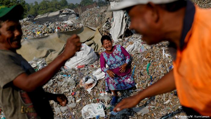 Galeri foto Desa pemilah sampah Indonesia (Reuters/W. Kurniawan)
