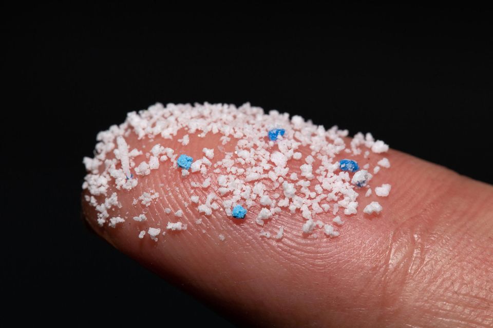 Mikroplastik di jari