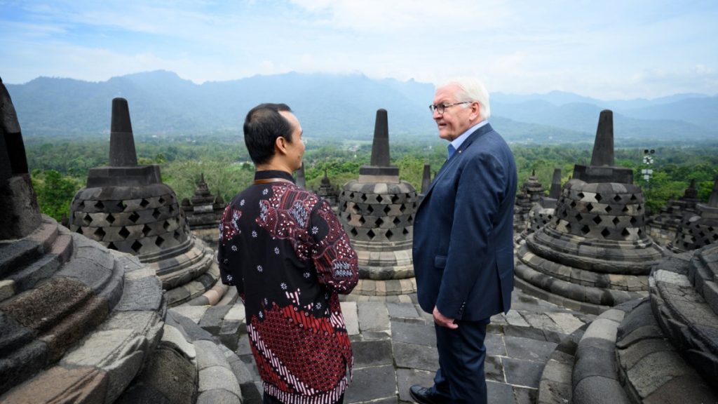Steinmeier mengunjungi Indonesia - Politik
