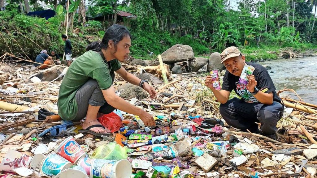 Perusahaan pelayaran maju saat sampah plastik berhenti dan membuat persaingan menjadi kuat