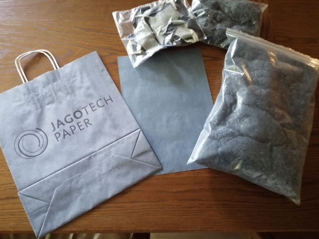 Marsbach: Tempat pembuatan paper bag dari sisa-sisa pakaian jeans