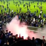 Video: Lebih dari 170 orang tewas dalam kepanikan massal di stadion sepak bola