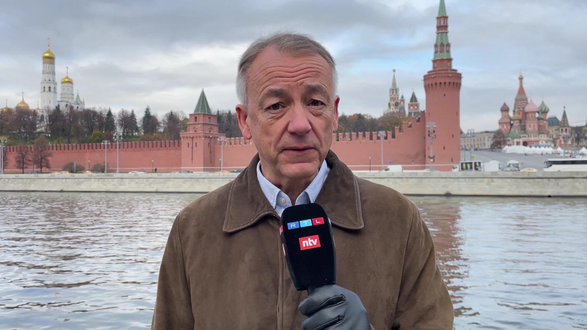 "Moskow ingin membuat kebingungan dengan yang palsu" Koresponden Rusia Rainer Munz mengatakan: